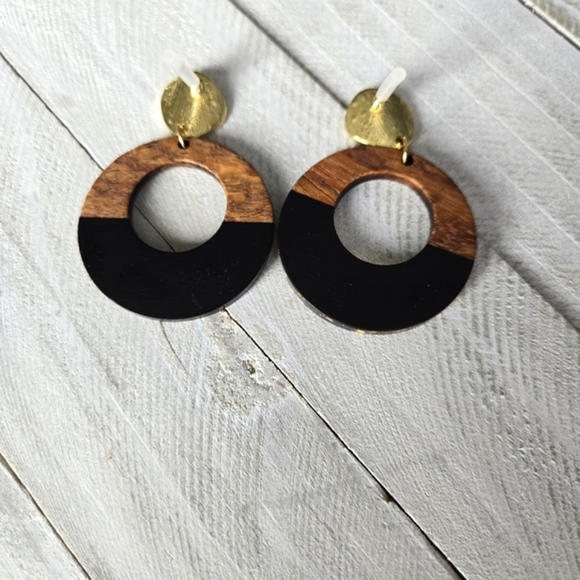 Wooden Resin Earrings - Picture 3 of 3
